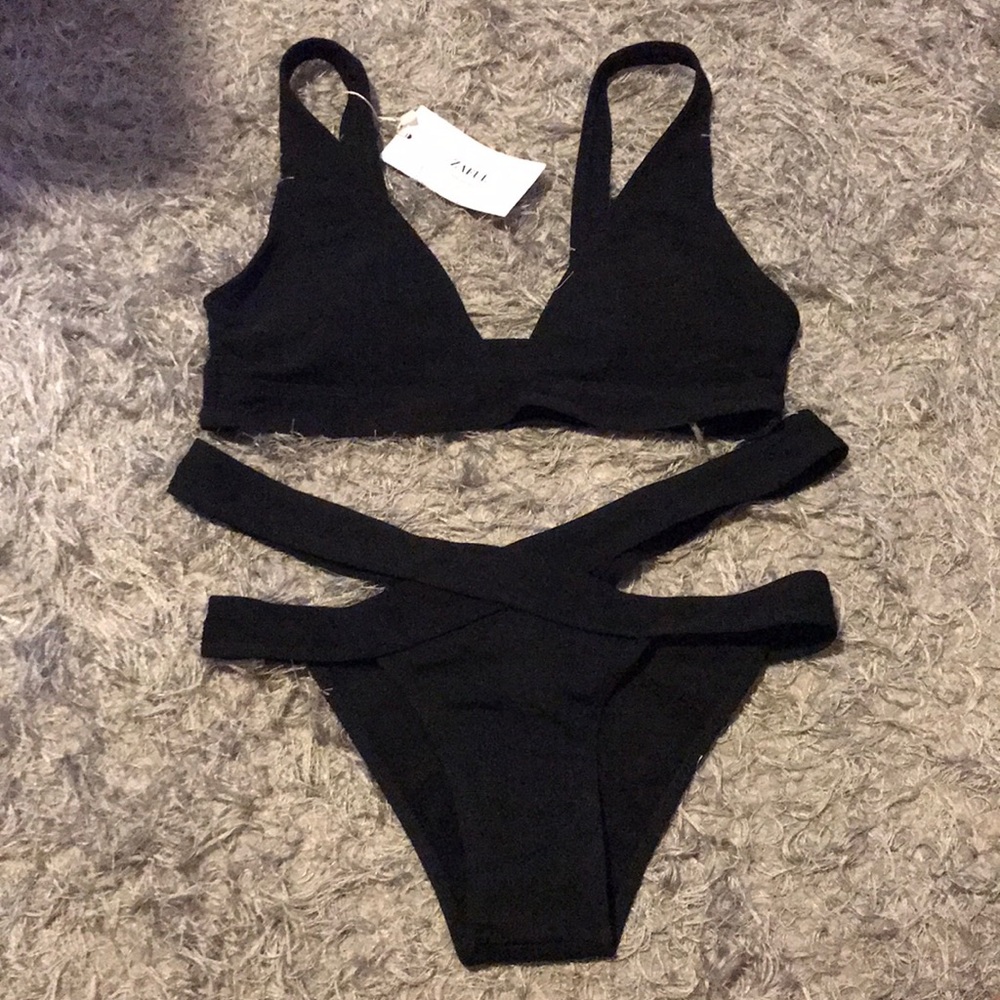 Plunge black ribbed bikini set